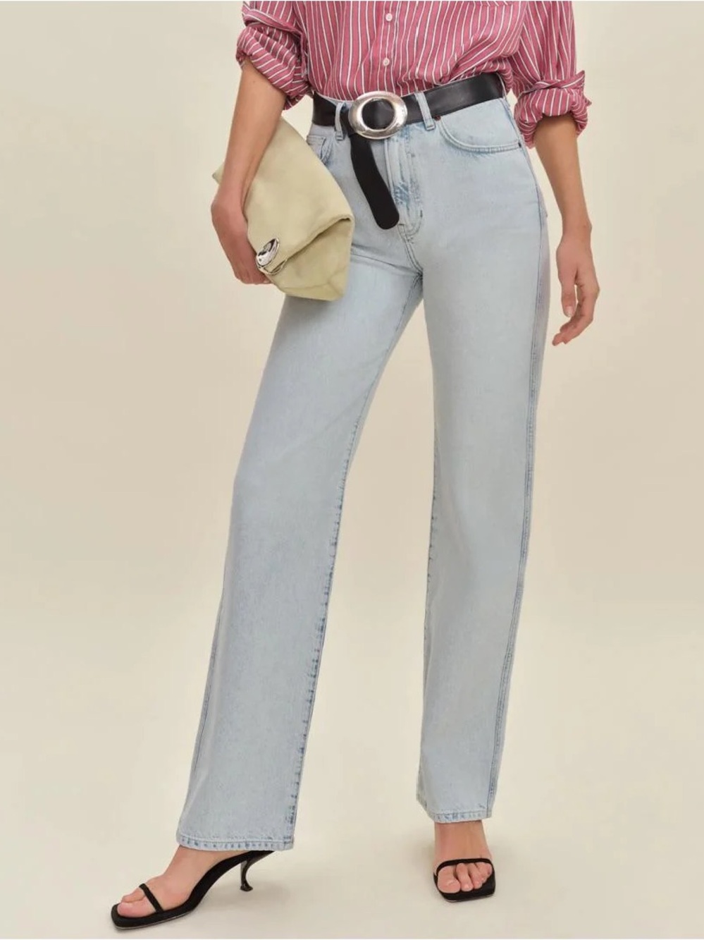 Reformation || Val Mid Rise Straight Jeans in Shasta Light Wash